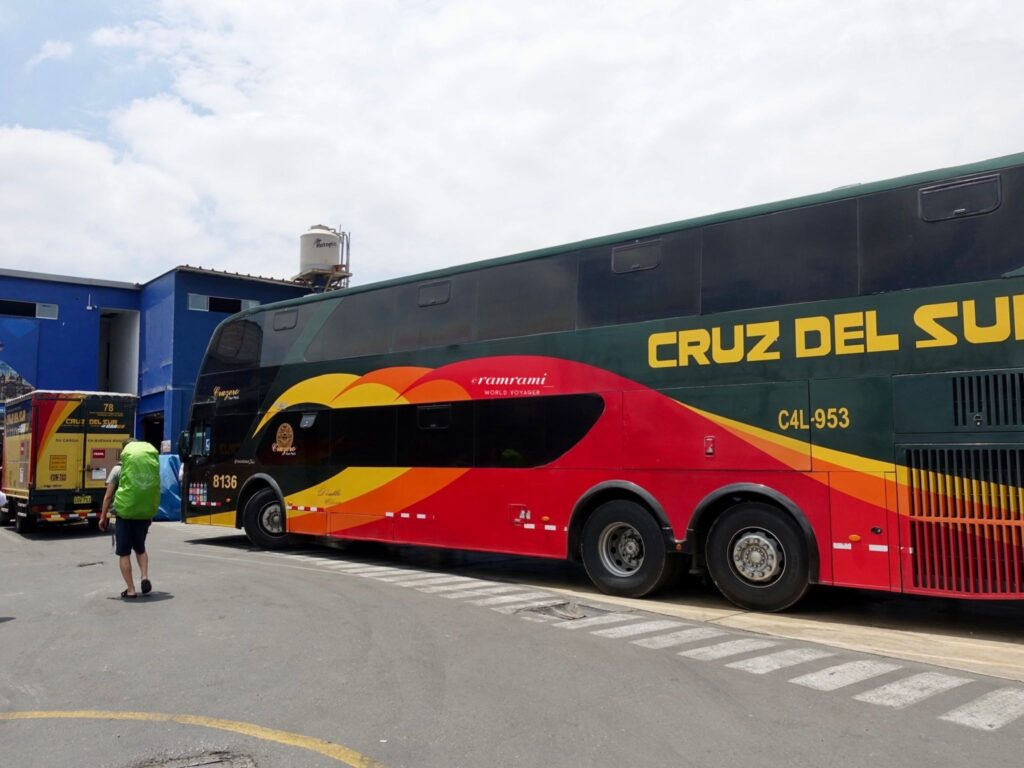 Cruz del Sur bus terminal luggage check-in Peru
