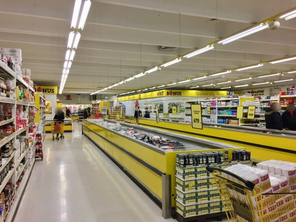 Grocery shopping and self-cooking as a budget strategy in Iceland